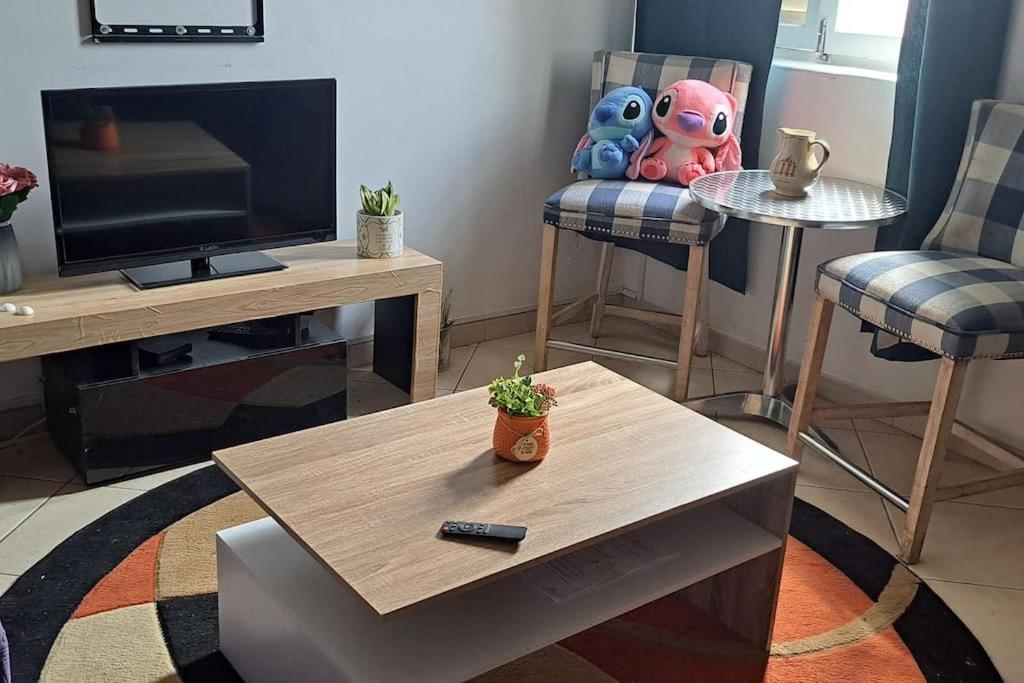 Mendes Family Homestay - B&B In The Heart Of Praia Buitenkant foto
